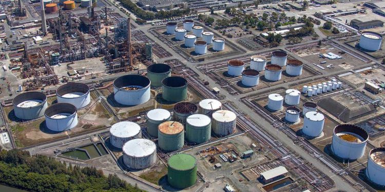 العراق يراجع حصته في أوبك لتعزيز الاستفادة من طاقته الإنتاجية