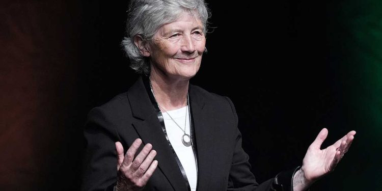 إمرأة كانت تدعم فلسطين تتجه للفوز برئاسة أيرلندا بفارق واسع 