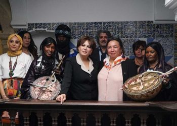 فيلا بولكين تتزين بأنوثة الفن الجزائري