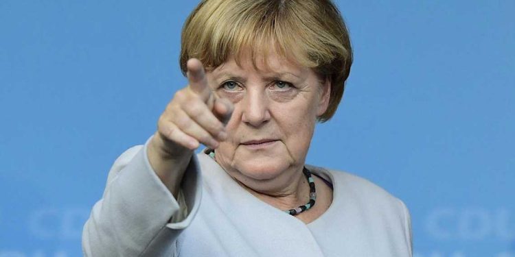 ميركل تكشف…بولندا ودول البلطيق عرقلت تسوية النزاع في أوكرانيا