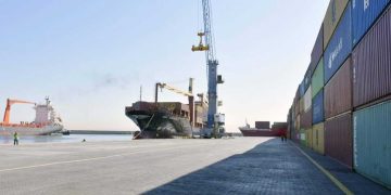 ميناء الجزائر يعالج مليون حاوية منذ بداية 2025