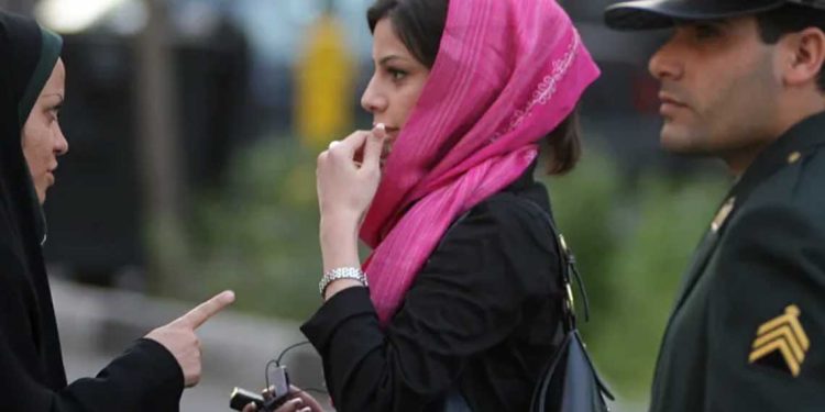 هل الغت إيران الحجاب الإلزامي ؟