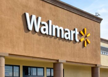 وول مارت تدخل عالم التسوق الذكي بشراكة مع “أوبن إيه.آي”