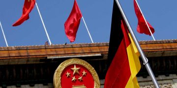 ألمانيا تعتزم مراجعة سياساتها التجارية مع الصين