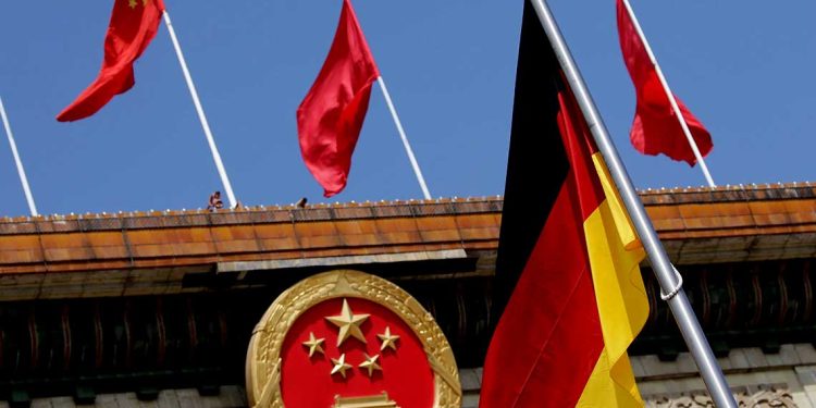 ألمانيا تعتزم مراجعة سياساتها التجارية مع الصين