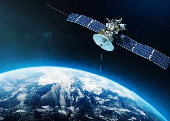 أول قمر اتصالات وطني…سلطنة عمان توقع اتفاقاً مع إيرباص