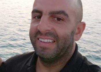 الجزائري سمير زيتوني.. بطل في قطار بريطانيا