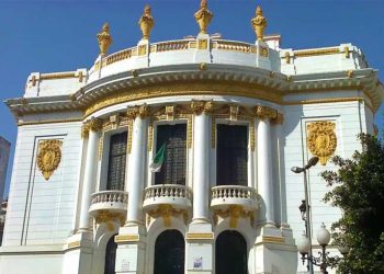 سكيكدة تفتتح أيامها الوطنية للمسرح في أجواء نوفمبرية