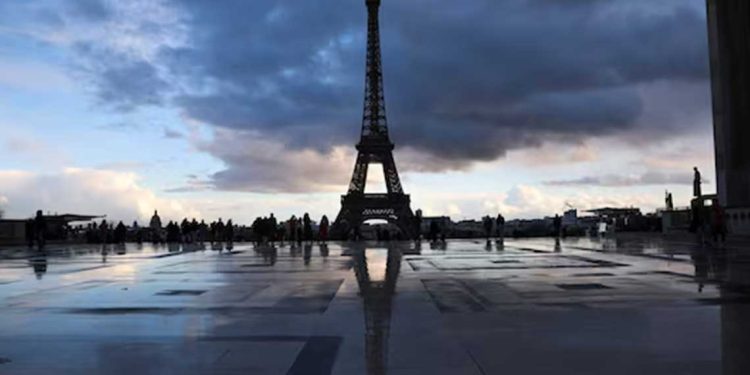 انقطاع كهربائي جزئي يضرب باريس صباح الخميس