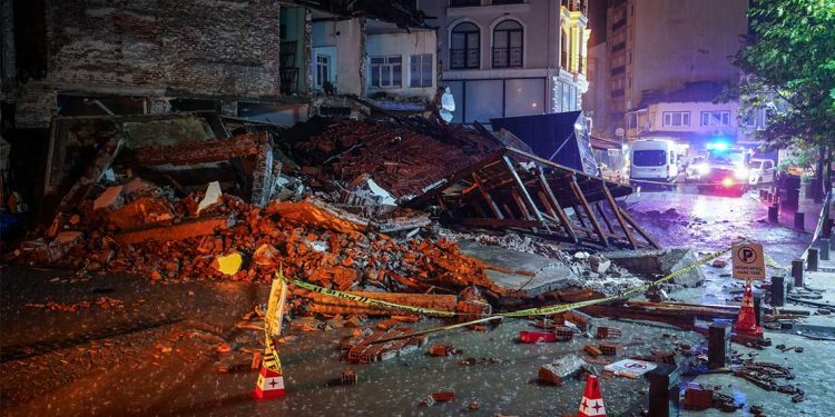 زلزال بقوة 6.3 يضرب شمال أفغانستان