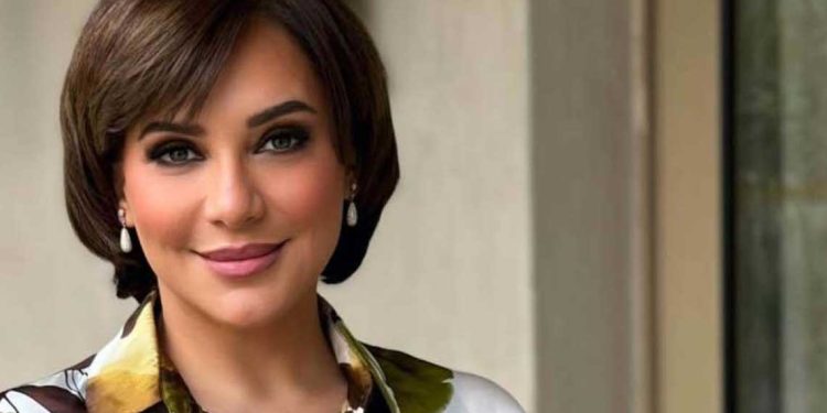 سلاف فواخرجي تواجه الهجوم الإلكتروني بتأكيد على قيم الأخلاق والمعنويات