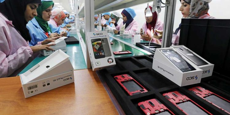 مصر…ضريبة الهواتف تصل 300 مليون دولار