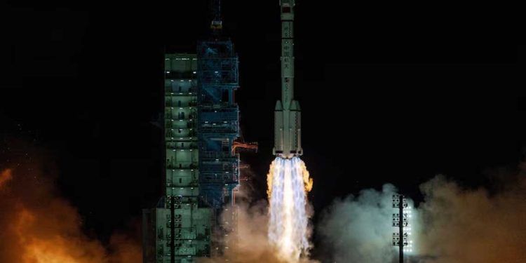 الصين تُجدّد شبابها في الفضاء عبر مهمة شنتشو-21