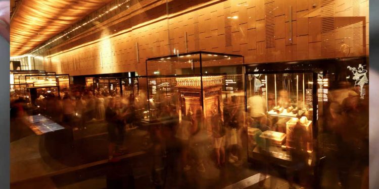 في أول يوم تشغيل.. المتحف المصري الكبير يجذب 18 ألف زائر