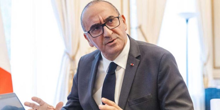 وزير الداخلية الفرنسي …سياسة «ليّ الأذرع» مع الجزائر ليست حلا