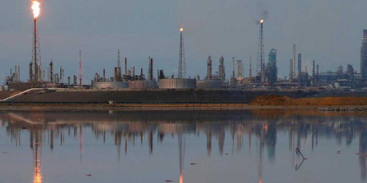 النفط مقابل السلام…مادورو يقدم عرضا للولايات المتحدة الامريكية