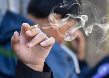 21% من الجزائريين مدخنون والفجوة بين الجنسين واسعة جدًا