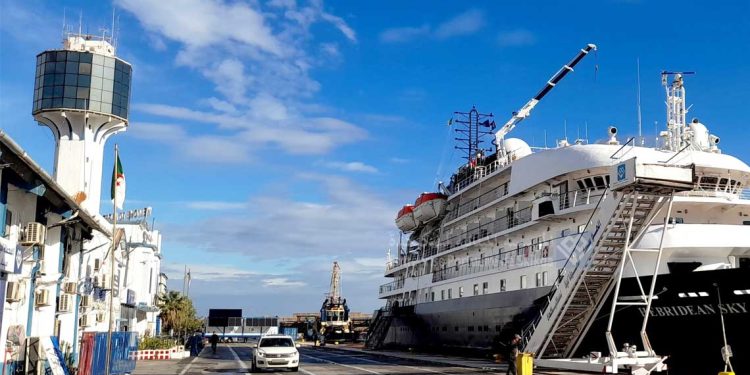 خط بحري جديد يربط ميناء سكيكدة بميناء فالنسيا الإسباني