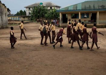 نيجيريا…اختطاف 227 طالبًا ومعلمًا شمال البلاد