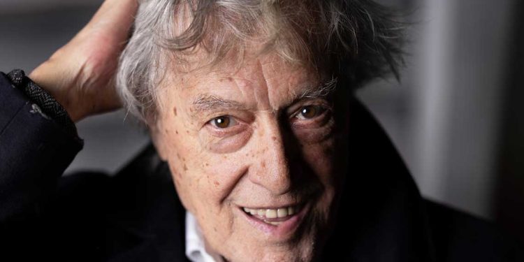 رحيل كاتب سيناريو “شكسبير عاشقًا”