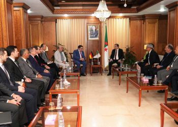 وفد ألماني يزور الجزائر لتعزيز الشراكة الاستراتيجية في الطاقة