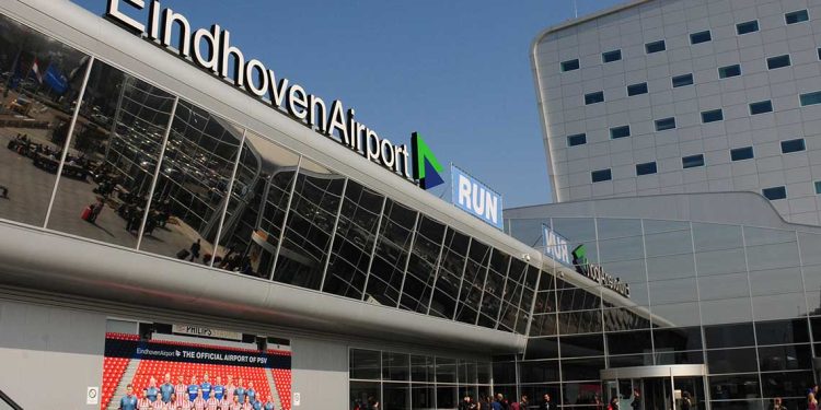 رصد طائرات مسيّرة فوق مطار أيندهوفن الهولندي