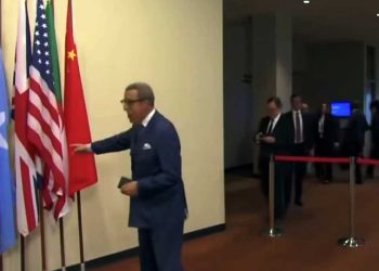 من “دعوة الأخوة” إلى “تصرف الصبيان”…كيف نسف عمر هلال خطاب الملك؟