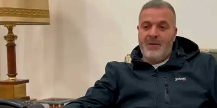 نجل فرحات مهني يعلن تبرؤه من مشروع “الماك” ويؤكد تمسكه بوحدة الجزائر