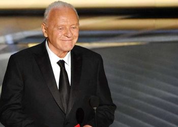 البحر الأحمر يكرم هوبكنز وإلبا ويحتفي بالسينما السعودية