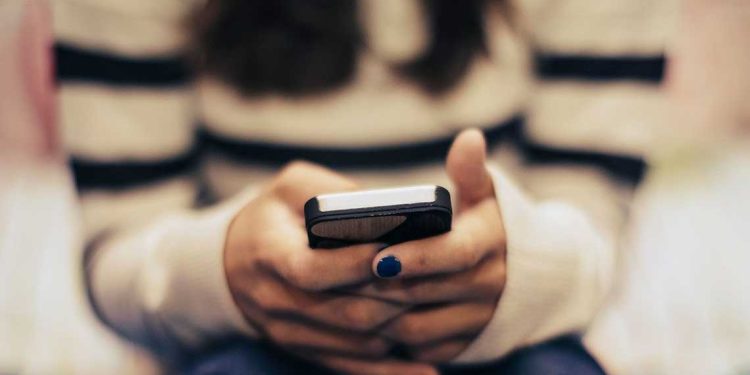 أستراليا تمنع الأطفال دون 16 عامًا من منصات التواصل الاجتماعي