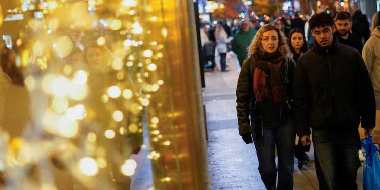 الأسهم الأوروبية ترتفع بقيادة الموارد الأساسية بعد عطلة عيد الميلاد