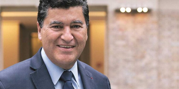 البروفيسور زرهوني: الجزائر تخطو خطوات عملاقة في البحث العلمي