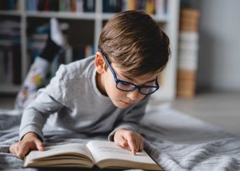 الجزائر تقرأ 65 ساعة سنويا..تحديات القراءة قائمة