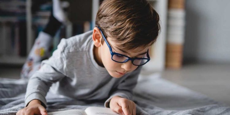 الجزائر تقرأ 65 ساعة سنويا..تحديات القراءة قائمة