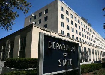 الخارجية الأميركية…لماذا إستدعى ترامب 30 سفيرًا ؟