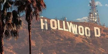 الخليج على أبواب هوليوود…تحالف سيادي للاستحواذ على وارنر براذرز