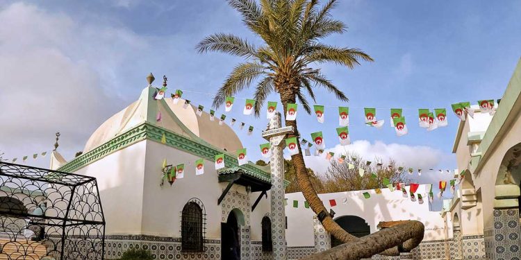 حارس الذاكرة الشعبية…الشعر الملحون يعود للواجهة