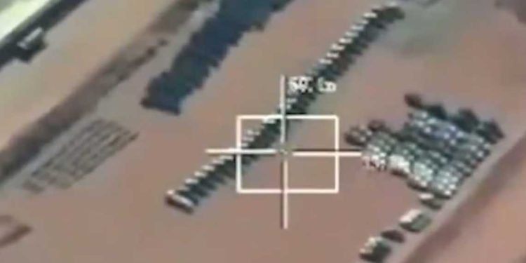 اليمن…تحالف السعودية يشن غارة على ميناء المكلا