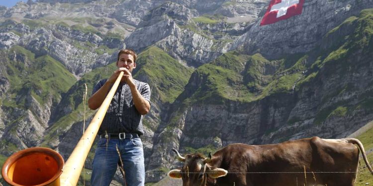 اليودل السويسري…فن الجبال يكتسح التراث الإنساني