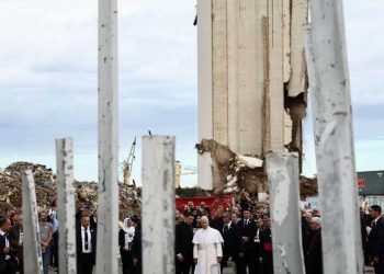 بابا الفاتيكان يختتم زيارته للبنان بدعوة للسلام والوحدة بين الأديان