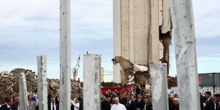 بابا الفاتيكان يختتم زيارته للبنان بدعوة للسلام والوحدة بين الأديان