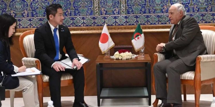 تشجيع المستثمرين اليابانيين على توسيع استثماراتهم في الجزائر