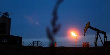 المخاوف من توقف الإنتاج تدعم أسعار النفط العالمية