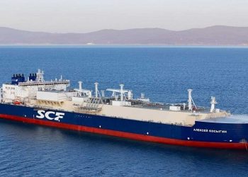 روسيا تسلم أول ناقلة غاز مسال محلية الصنع للعمل في القطب الشمالي