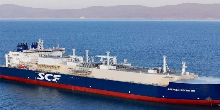 روسيا تسلم أول ناقلة غاز مسال محلية الصنع للعمل في القطب الشمالي