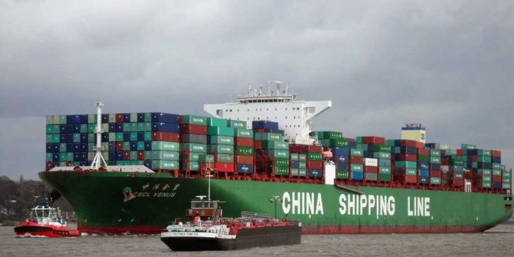 قوات أمريكية صادرت شحنة كانت متجهة من الصين إلى إيران