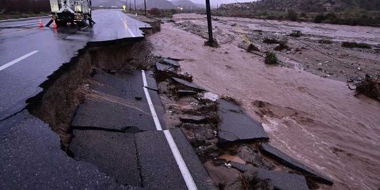 عاصفة تضرب جنوب كاليفورنيا….انقطاع الكهرباء عن أكثر من 120 ألف شخص