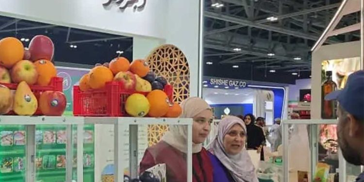 عمان أغروفود…إقبال واسع على الجناح الجزائري