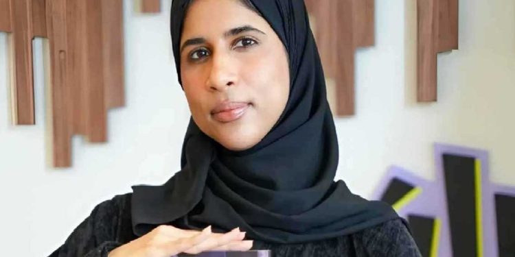 فنانة سعودية تحصد ميدالية وزارة الخارجية اليابانية للمانغا