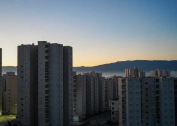 اطلاق مشروع 20 ألف وحدة سكنية…بلعريبي يضع حجر الأساس لقطب حضري جديد